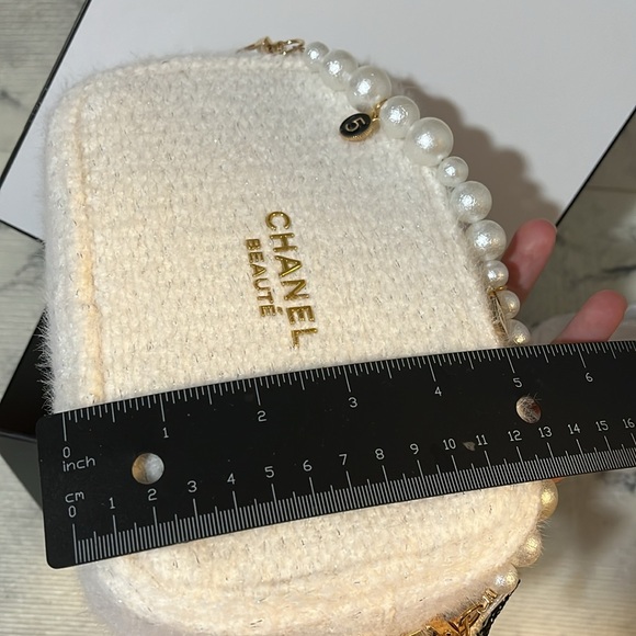 Chanel Beauty Tweed Pouch Converted To Shoulder Bag - Picture 11 of 13